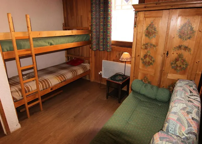 Du Lou - 2 Pieces Pour 5 Personnes Et Pied De Pistes Mae-7537